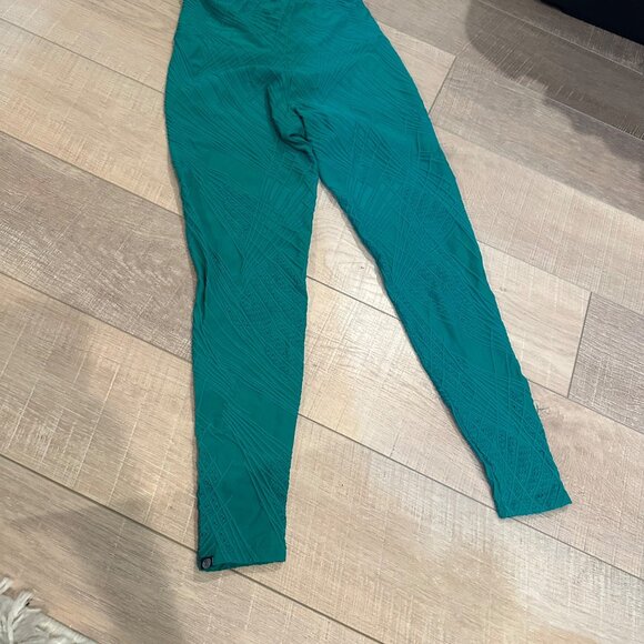 ONZIE WOMENS GREEN TEXTURED 2 PIECE LEGGINGS & SPORTS BRA M/L - Picture 2 of 12